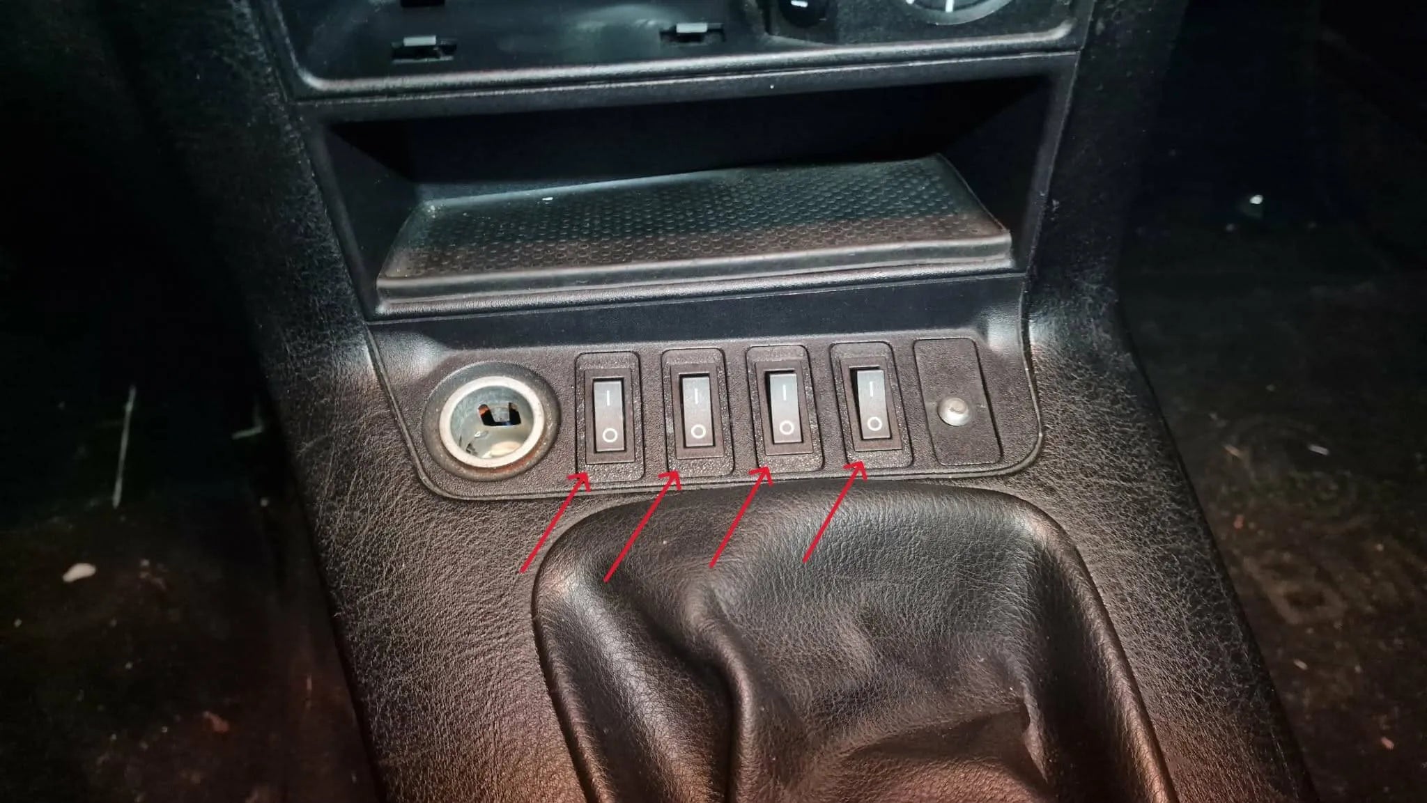 Garniture Bouton de Console Centrale pour BMW E36 - Revvo