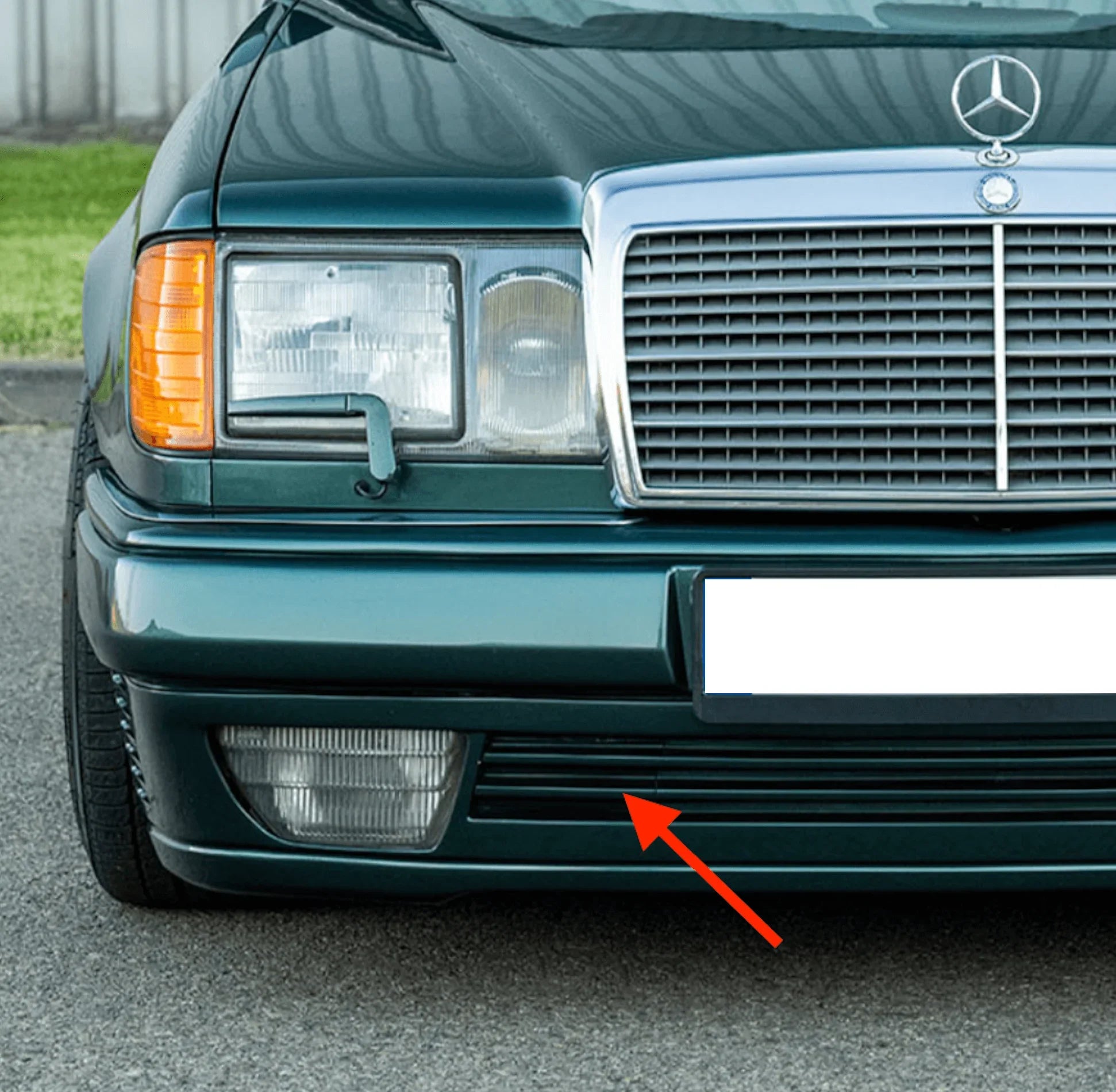 Cache Crochet Remorquage Avant pour Mercedes Classe E Lorinser 1 W124 (1984-1997) - Revvo