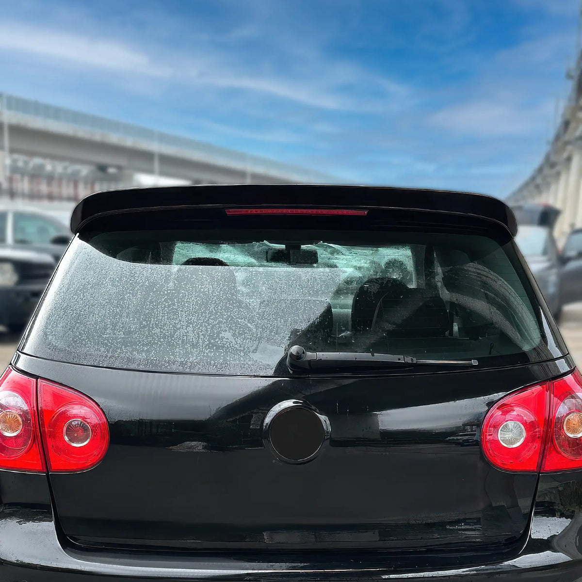 Aileron Golf 5 GTI / R32 - Revvo