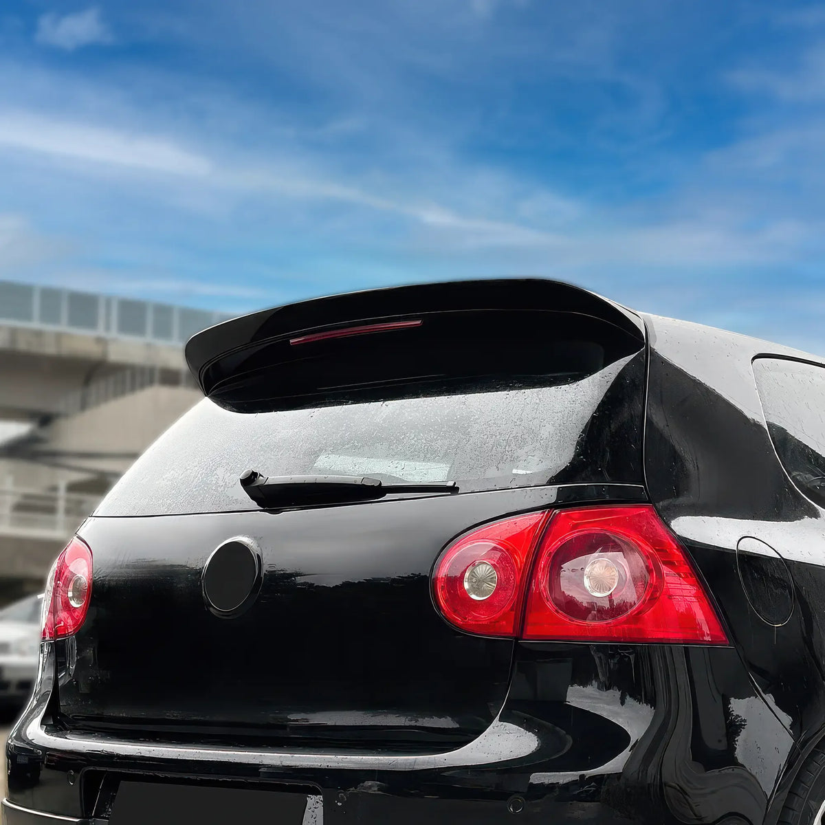Aileron Golf 5 GTI / R32 - Revvo