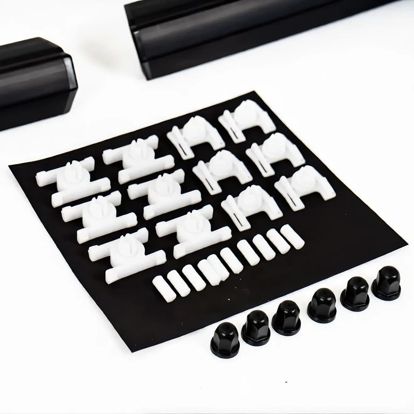 Baguettes BMW E30 Coupé Phase 2 - Kit Complet 6 Pièces Portes et Ailes (Noir) - Revvo