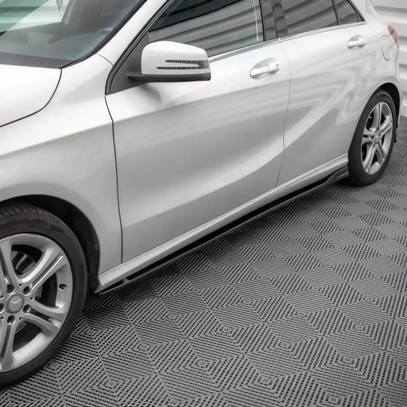 Bas de Caisse V1 Maxton Mercedes Classe A W176 Standard phase 1 - Revvo