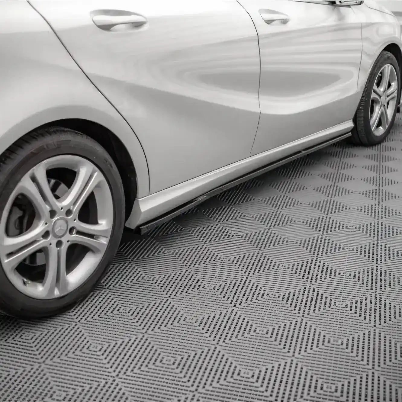 Bas de Caisse V2 Maxton Mercedes Classe A W176 Standard phase 1 - Revvo