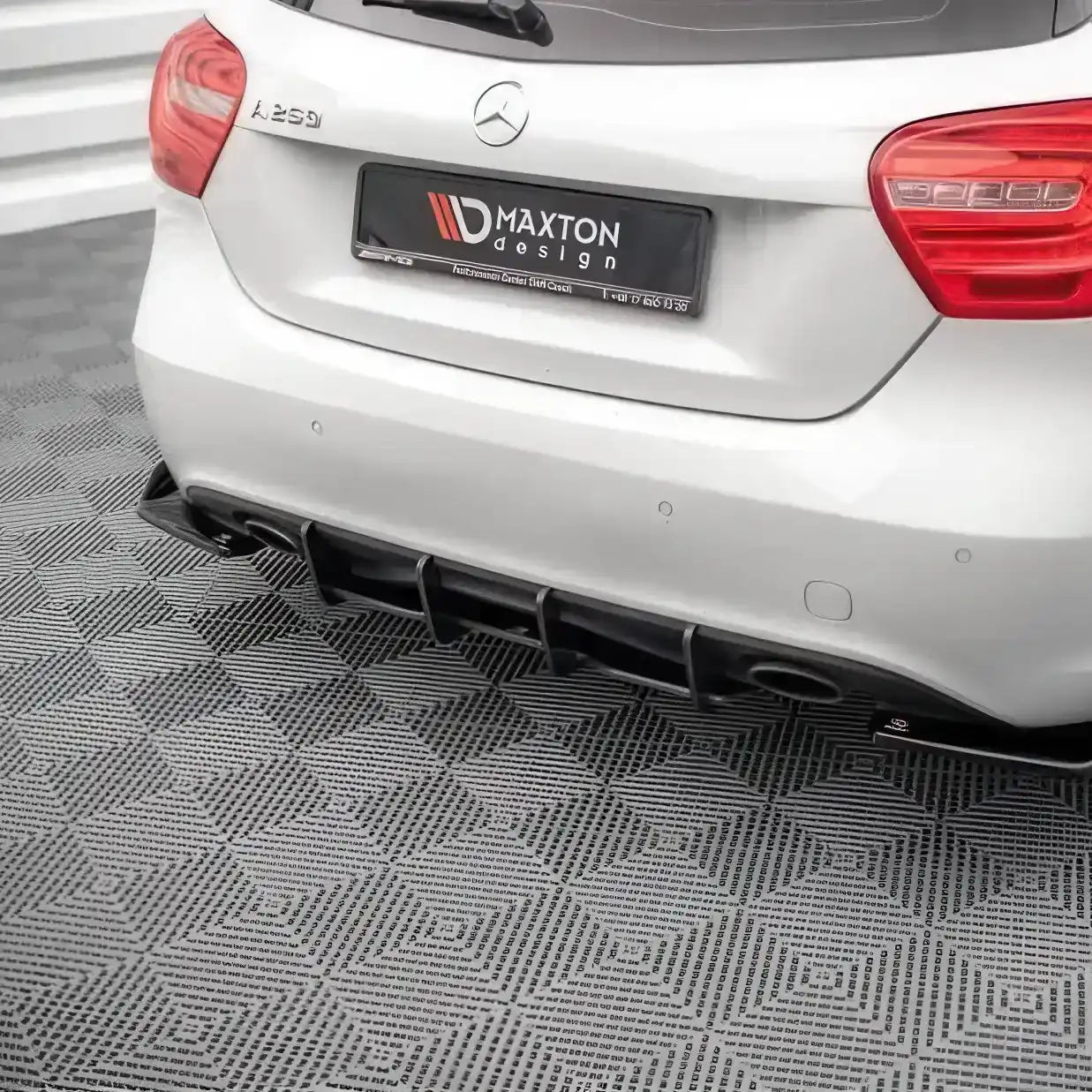 Diffuseur Central Maxton Mercedes Classe A W176 Standard phase 1 - Revvo